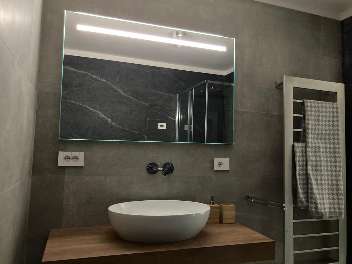 Civico 93 Apartment Malcesine Bagian luar foto